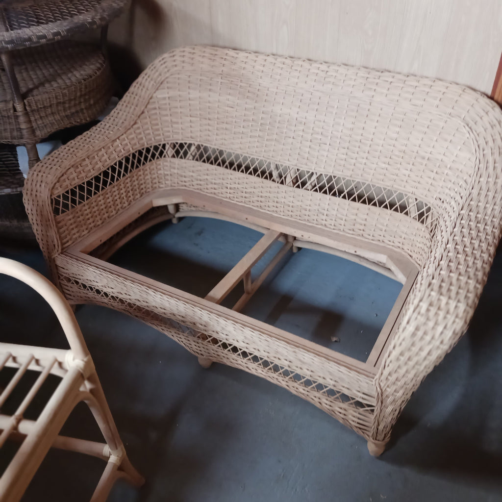 Premium Rattan Loveseat