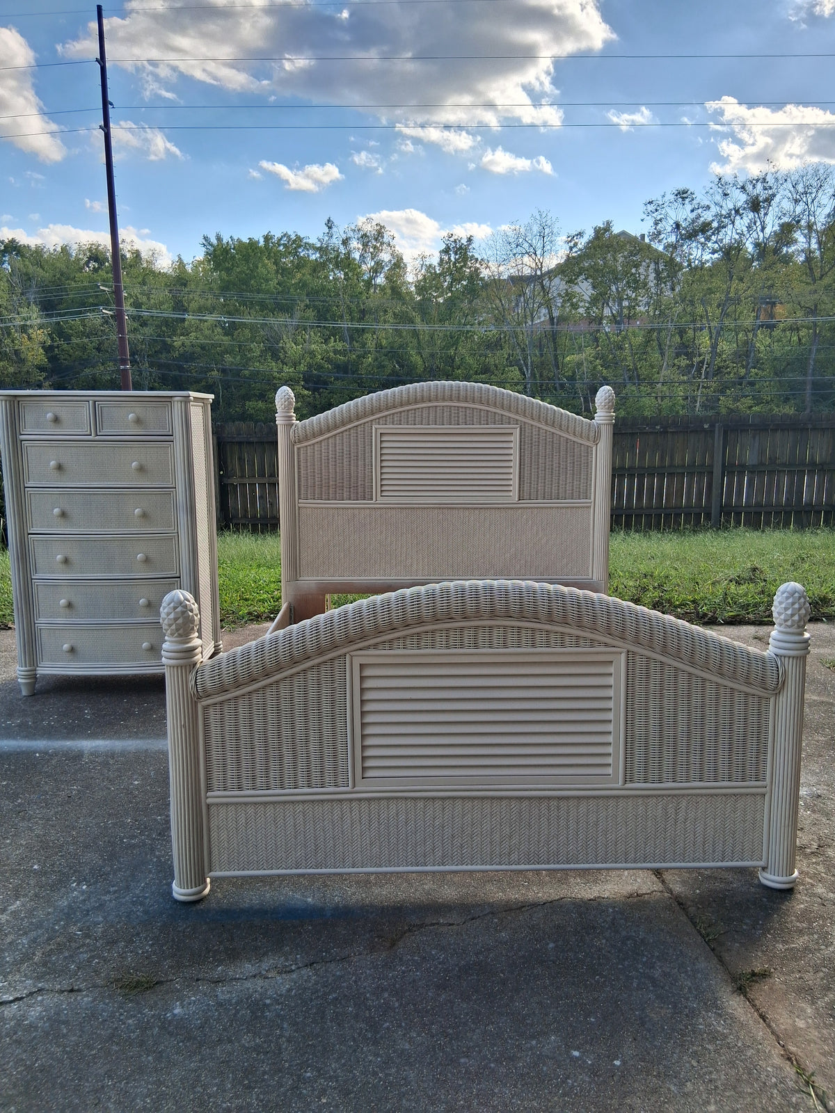 White Premium Rattan/Wicker Queen Size Bed Frame & Tallboy Set